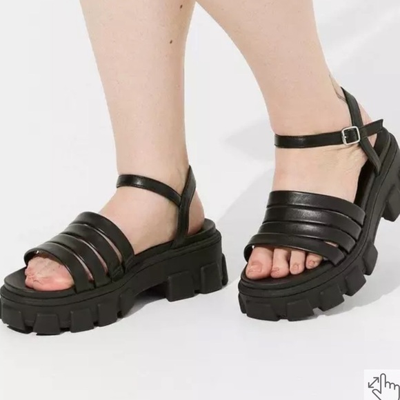 Torrid Multi Band Heeled Chunky Platform Sandal Black Womens Size 8.5 WW NWOT - Picture 1 of 11
